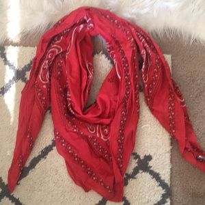 Bandanna scarf